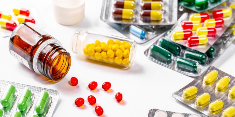 1 एप्रिलपासून बदलणार औषधांच्या किंमती... भारतात पॅरासिटामोलसह 'ही' आवश्यक औषधे महागणार