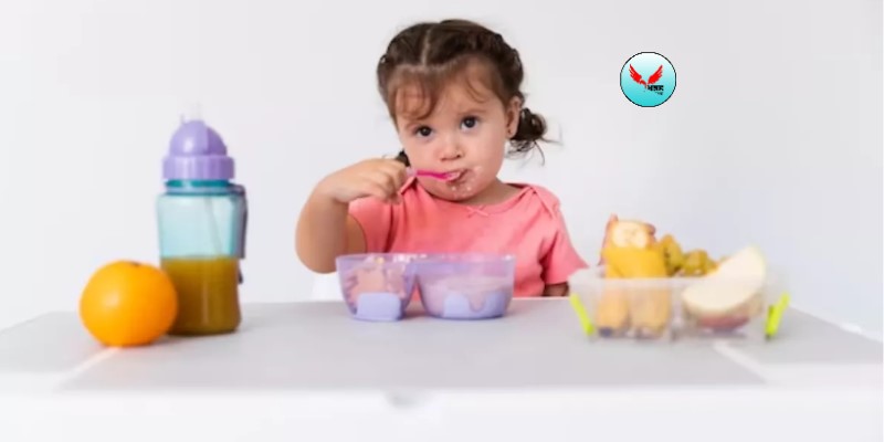 Bad Food Combination For Kids: पालकांनी लहान मुलांना कधीही एकत्र खायला देऊ नयेत 'हे' अन्नपदार्थ