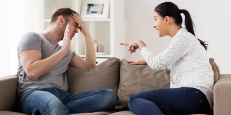 Husband-Wife Relation Facts : बायका नेहमी नवऱ्याशी का भांडतात?
