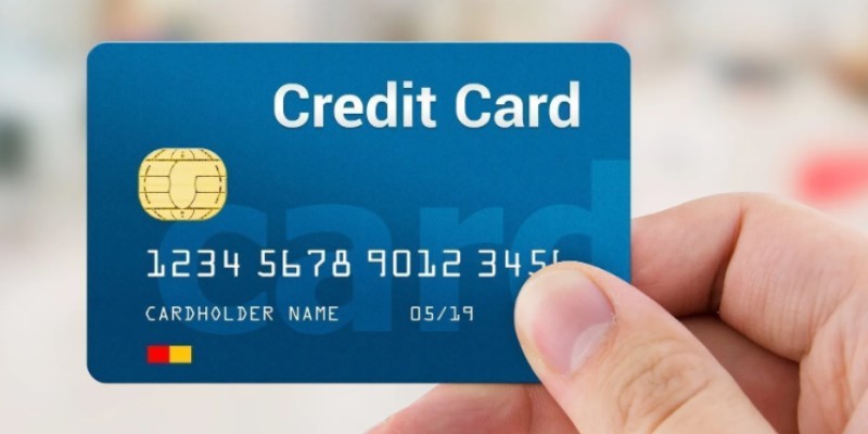 क्रेडिट कार्डशी संबंधित 'या' पाच चुका कधीही करू नका, नाहीतर कायमचे कर्जबाजारी व्हाल