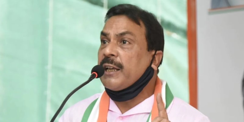 केंद्रातील भाजप सरकारने ५० टक्क्यांची मर्यादा हटवून मराठा समाजाला आरक्षण द्यावे: नसीम खान