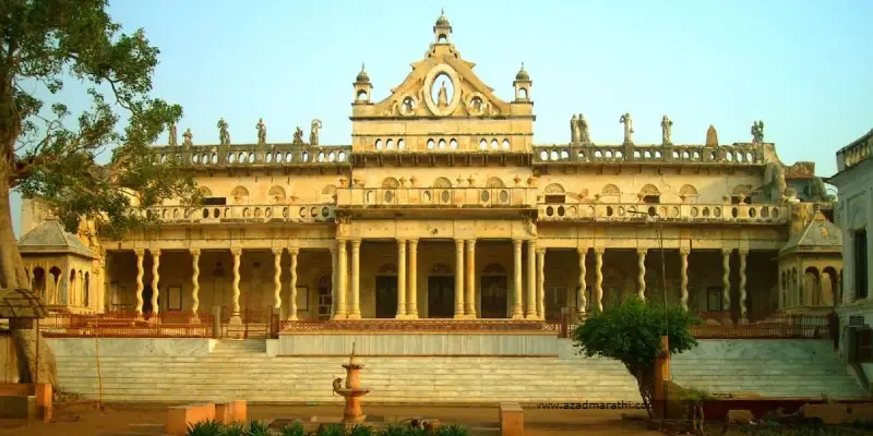 Krishna Temple | वृंदावनाचे ते कृष्ण मंदिर, जिथे वर्षातून दोनदाच दरवाजा उघडतो