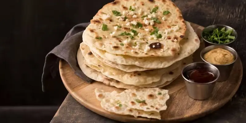 Tandoori Roti Recipe | तंदुरी रोटी बनवण्याचा हटके जुगाड, घरीच प्रेशर कुकरमध्ये अशी बनवा ढाबा स्टाईल तंदुरी रोटी