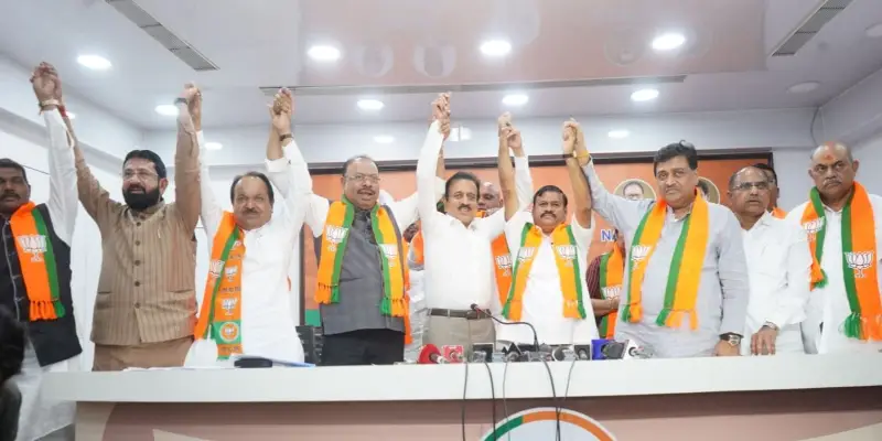 Padmakar Valvi | काँग्रेसचे माजी मंत्री पद्माकर वळवी यांचा भारतीय जनता पार्टीत प्रवेश
