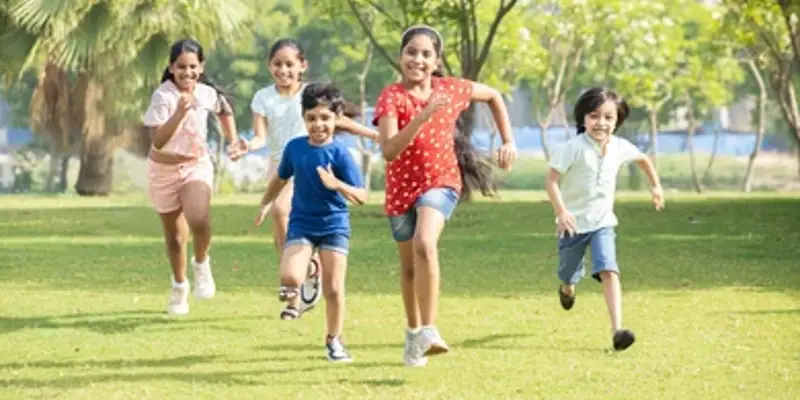 Benefits of Playing | खेलेंगे-कूदेंगे तो बनेंगे स्वस्थ... जाणून घ्या मुलांना खेळायला बाहेर पाठवणे का महत्त्वाचे आहे?