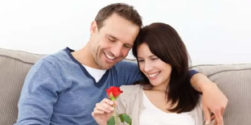 husband-wife Relation | पती-पत्नीमधील प्रेम टिकवून ठेवण्यासाठी बेडरूममध्ये करावे हे काम