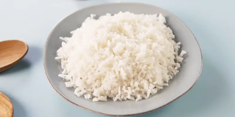 Diabetic patients | शिजवण्यापूर्वी तांदूळ भिजवल्याने साखरेची पातळी नियंत्रित राहते का? जाणून घ्या काय म्हणतात तज्ज्ञ?