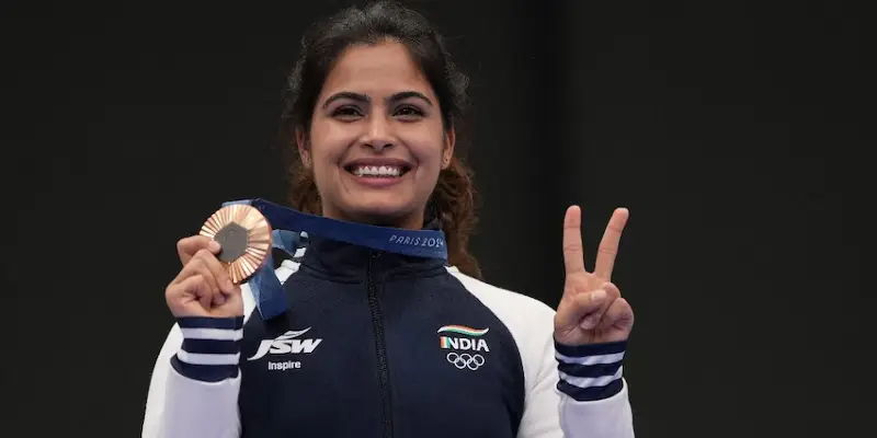Manu Bhakar | मनू भाकरने इतिहास रचला, एकाच ऑलिम्पिकमध्ये दोन पदके जिंकणारी पहिली भारतीय खेळाडू ठरली