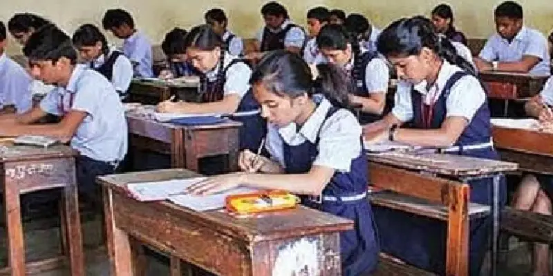 उत्तरेकडील राज्यांना मराठी भाषा अनिवार्य करा ,हिंदी अनिवार्यतेविरोधात राज्यभरात विरोधाची लाट 